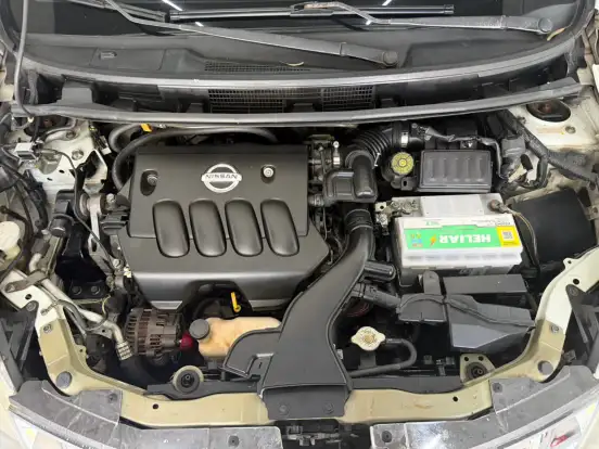 NISSAN-LIVINA-2011