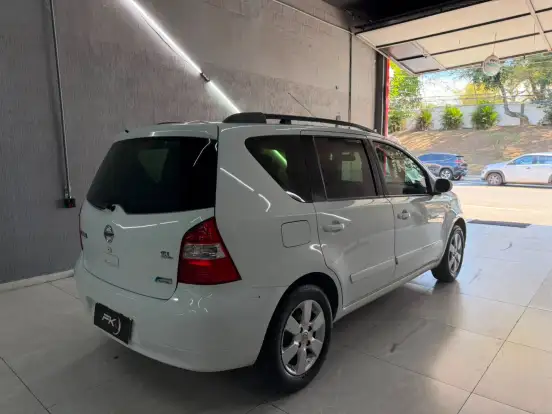 NISSAN-LIVINA-1.8 SL 16V FLEX 4P AUTOMÁTICO NISSAN-LIVINA-2011