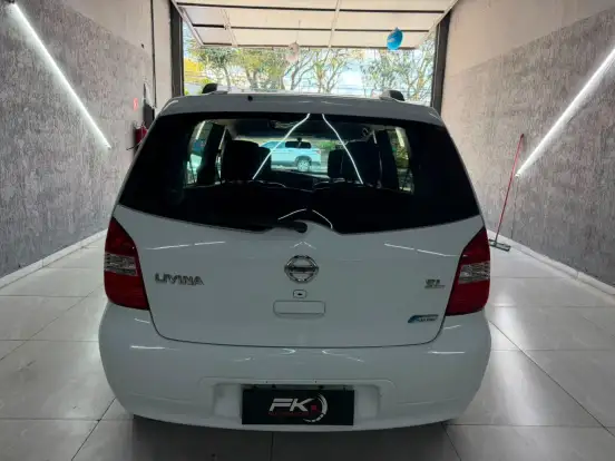 NISSAN-LIVINA-1.8 SL 16V FLEX 4P AUTOMÁTICO NISSAN-LIVINA-2011