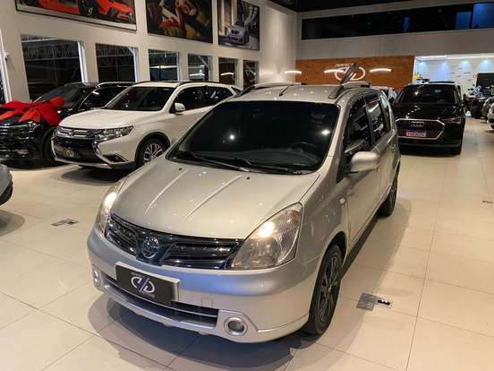 NISSAN-LIVINA-2013