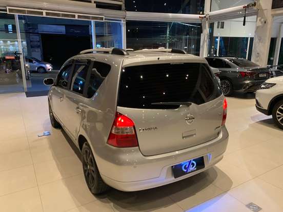 NISSAN-LIVINA-1.8 S 16V FLEX 4P AUTOMÁTICO NISSAN-LIVINA-2013