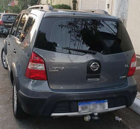 NISSAN-LIVINA-2009