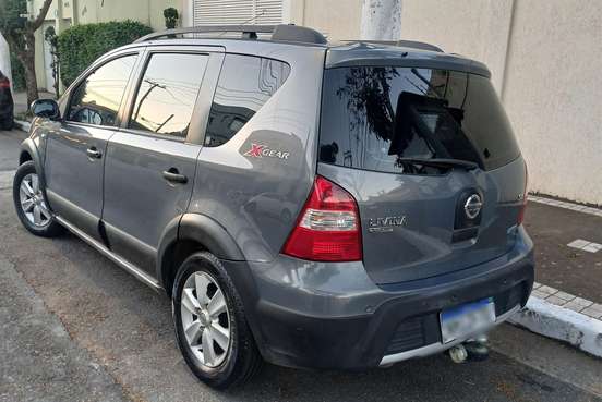 NISSAN-LIVINA-2009