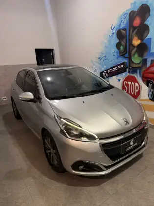 PEUGEOT 208 1.6 GRIFFE 16V FLEX 4P AUTOMÁTICO PEUGEOT 208 1.6 GRIFFE 16V FLEX 4P AUTOMÁTICO