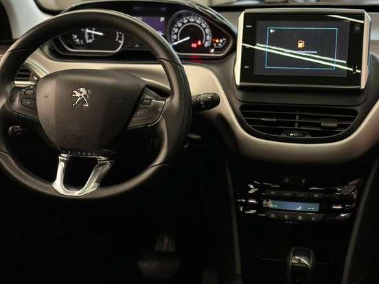 PEUGEOT-208-1.6 GRIFFE 16V FLEX 4P AUTOMÁTICO PEUGEOT-208-2020