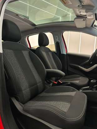 PEUGEOT-208-2020
