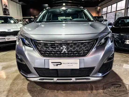 PEUGEOT-5008-2018