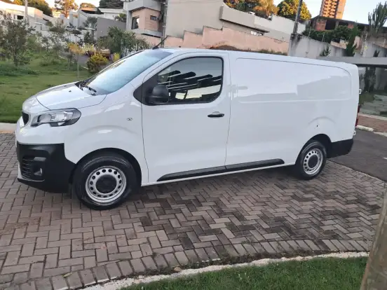 PEUGEOT-EXPERT-2021