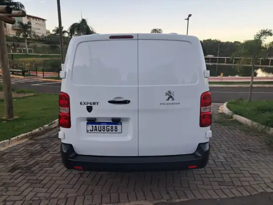 PEUGEOT-EXPERT-2021