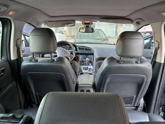PEUGEOT-3008-2011
