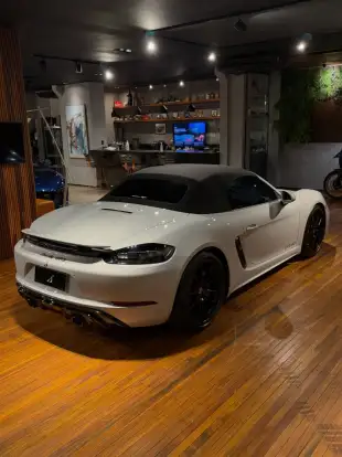 PORSCHE-718-2025