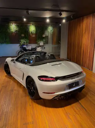 PORSCHE-718-2025