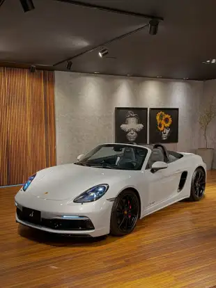 PORSCHE-718-2025