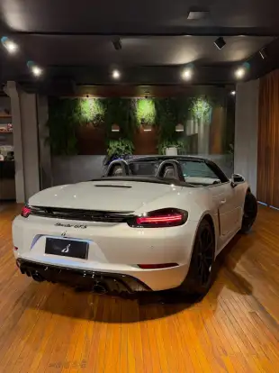 PORSCHE-718-2025