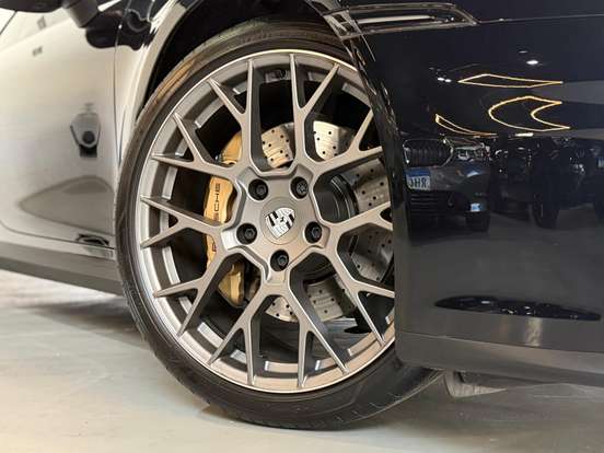 PORSCHE-911-2025