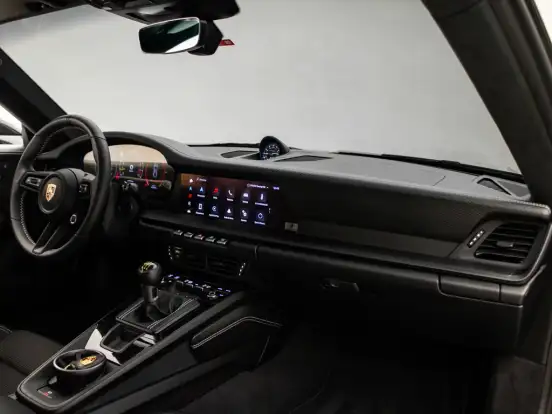 PORSCHE-911-2025