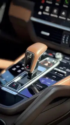 PORSCHE-CAYENNE-2022
