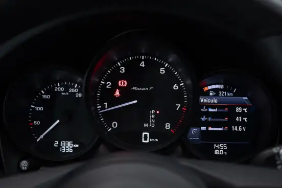 PORSCHE-MACAN-2025