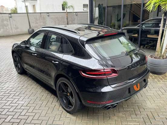 PORSCHE-MACAN-2017
