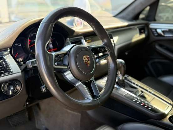 PORSCHE-MACAN-2014