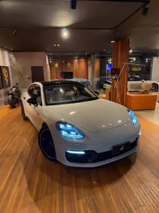 PORSCHE-PANAMERA-2023