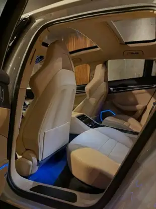 PORSCHE-PANAMERA-2023