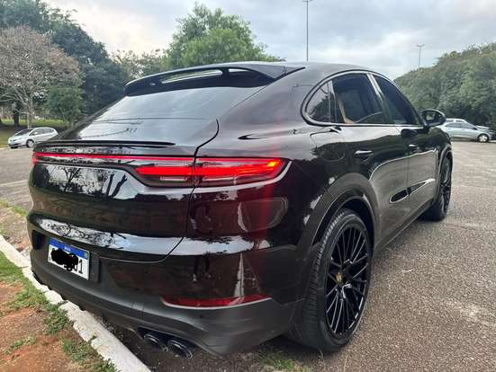 PORSCHE-CAYENNE-2022
