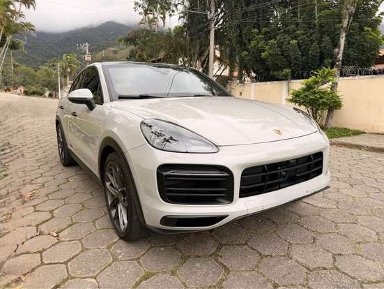 PORSCHE-CAYENNE-2022