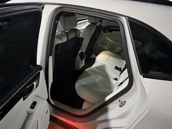 PORSCHE-MACAN-2024