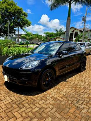 PORSCHE-MACAN-2015