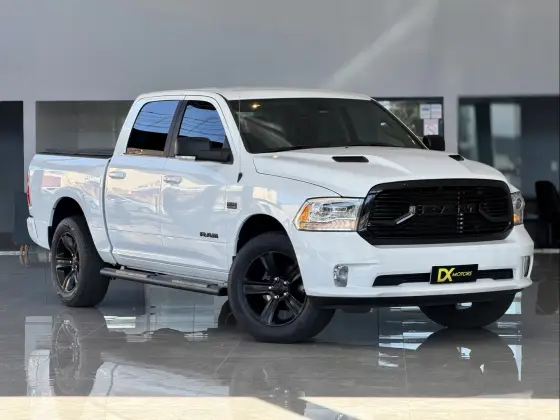 RAM CLASSIC 5.7 V8 GASOLINA LARAMIE NIGHT EDITION CD 4X4 AUTOMÁTICO RAM CLASSIC 5.7 V8 GASOLINA LARAMIE NIGHT EDITION CD 4X4 AUTOMÁTICO