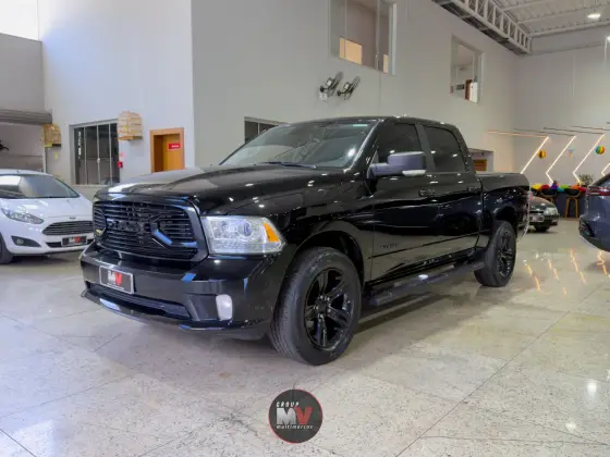 RAM CLASSIC 5.7 V8 GASOLINA LARAMIE NIGHT EDITION CD 4X4 AUTOMÁTICO RAM CLASSIC 5.7 V8 GASOLINA LARAMIE NIGHT EDITION CD 4X4 AUTOMÁTICO