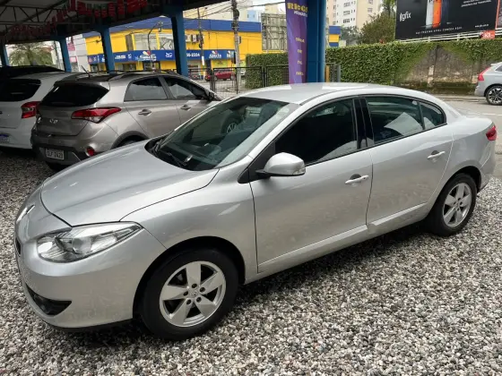 RENAULT FLUENCE 2.0 DYNAMIQUE 16V FLEX 4P MANUAL