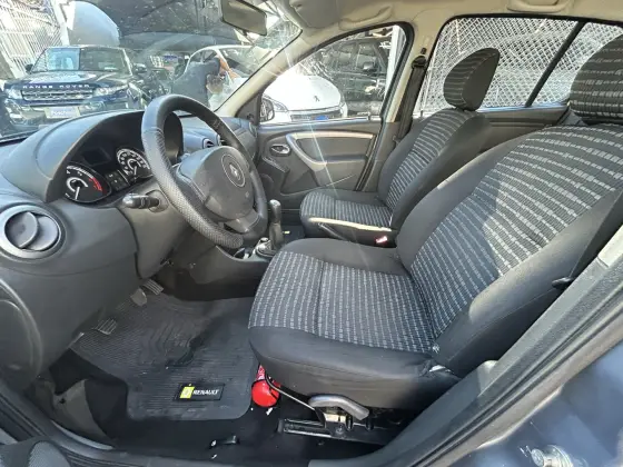 RENAULT SANDERO 1.0 EXPRESSION 16V FLEX 4P MANUAL RENAULT SANDERO 1.0 EXPRESSION 16V FLEX 4P MANUAL