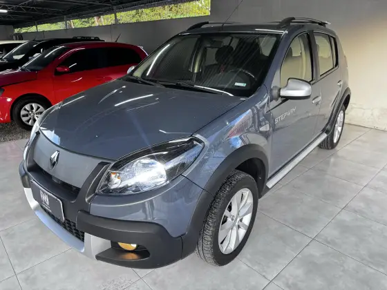 RENAULT SANDERO 1.6 STEPWAY 8V FLEX 4P MANUAL RENAULT SANDERO 1.6 STEPWAY 8V FLEX 4P MANUAL