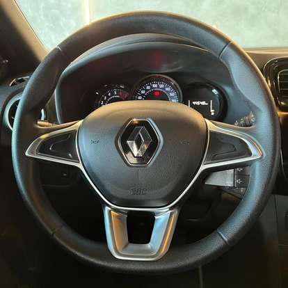 RENAULT-SANDERO-2023