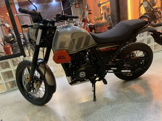ROYAL ENFIELD SCRAM 411 ROYAL ENFIELD SCRAM 411