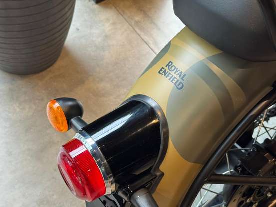 ROYAL ENFIELD-CLASSIC 350-2025