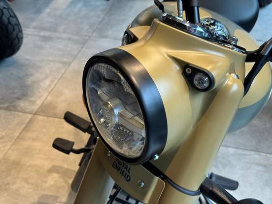 ROYAL ENFIELD-CLASSIC 350-2025
