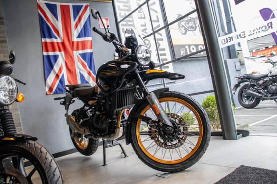 ROYAL ENFIELD HIMALAYAN 450 HANLE BLACK 