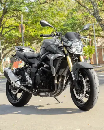 SUZUKI GSR 750 SUZUKI GSR 750