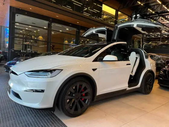 TESLA MODEL X ELÉTRICO PLAID TESLA MODEL X ELÉTRICO PLAID