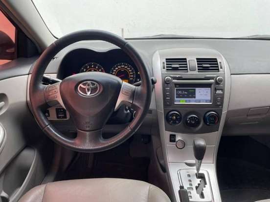 TOYOTA-COROLLA-2013