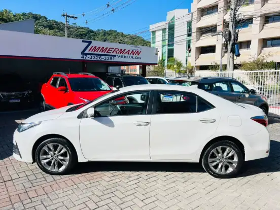 TOYOTA-COROLLA-2018