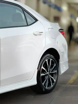 TOYOTA-COROLLA-2018