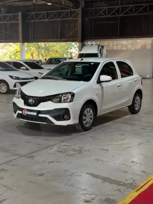TOYOTA ETIOS 1.5 X PLUS 16V FLEX 4P AUTOMÁTICO TOYOTA ETIOS 1.5 X PLUS 16V FLEX 4P AUTOMÁTICO