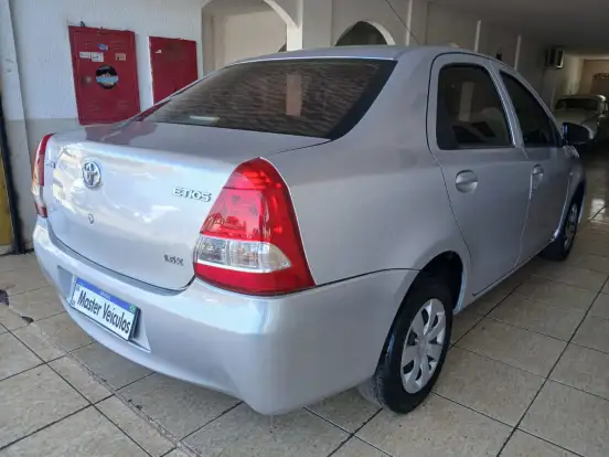 TOYOTA-ETIOS-2014