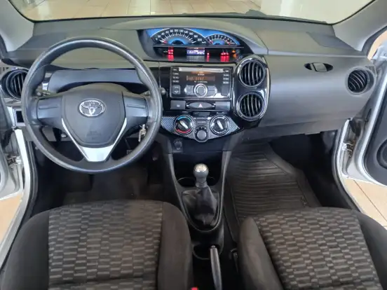 TOYOTA-ETIOS-2014