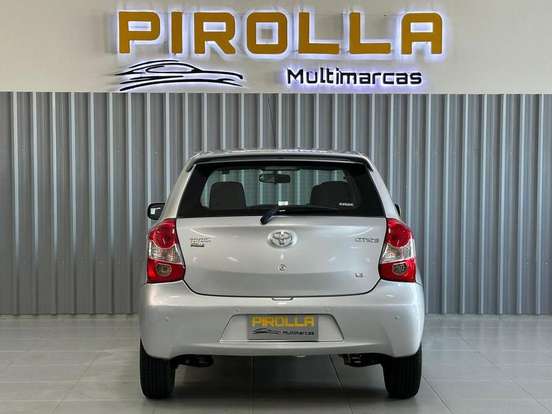 TOYOTA-ETIOS-2012