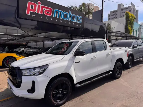 TOYOTA HILUX 2.8 D-4D TURBO DIESEL CD SR 4X4 AUTOMÁTICO TOYOTA HILUX 2.8 D-4D TURBO DIESEL CD SR 4X4 AUTOMÁTICO